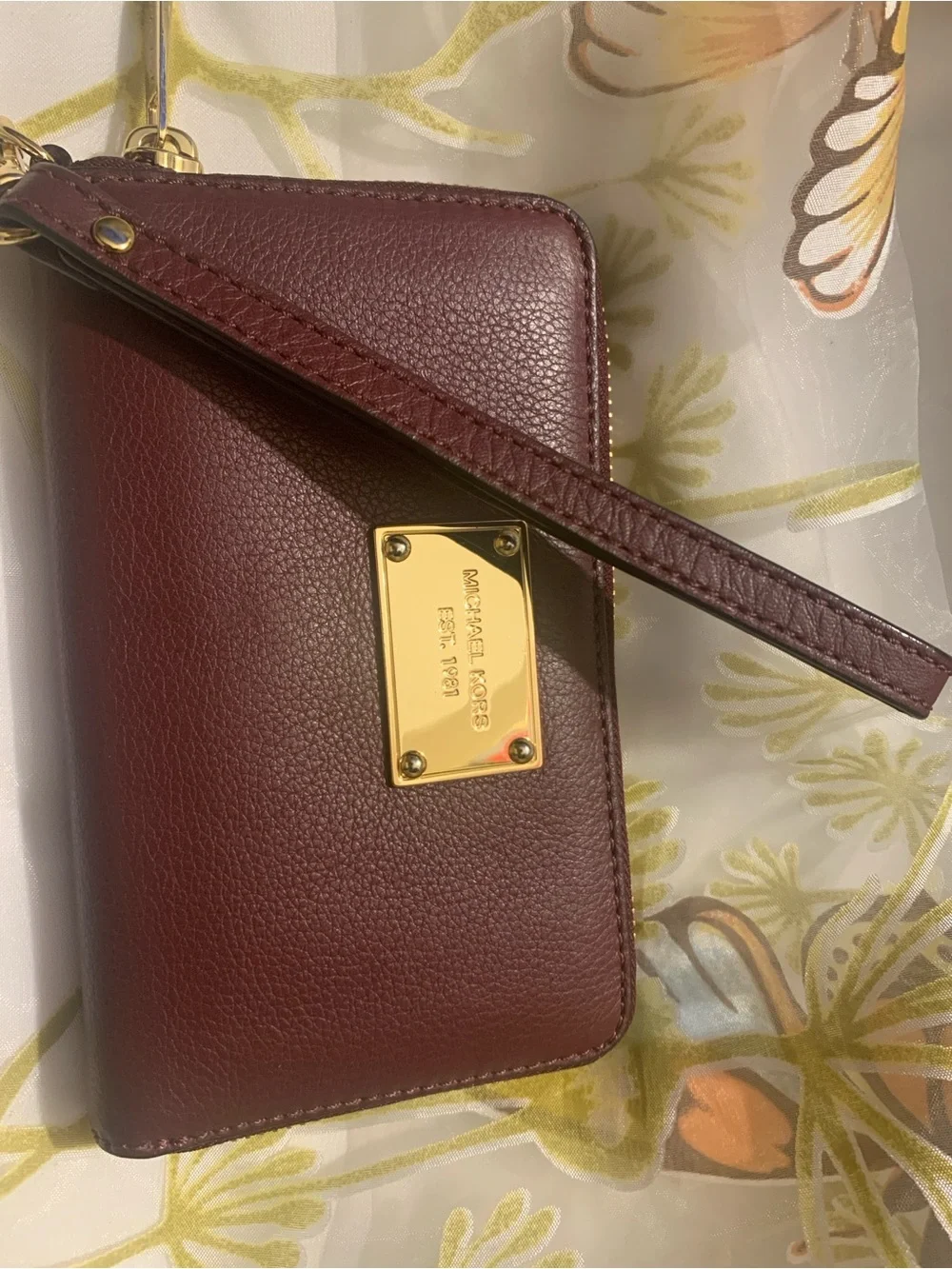 NWOT Michael Kors Leather Zip Wristlet with Gold Plate, Holds Cell Phone